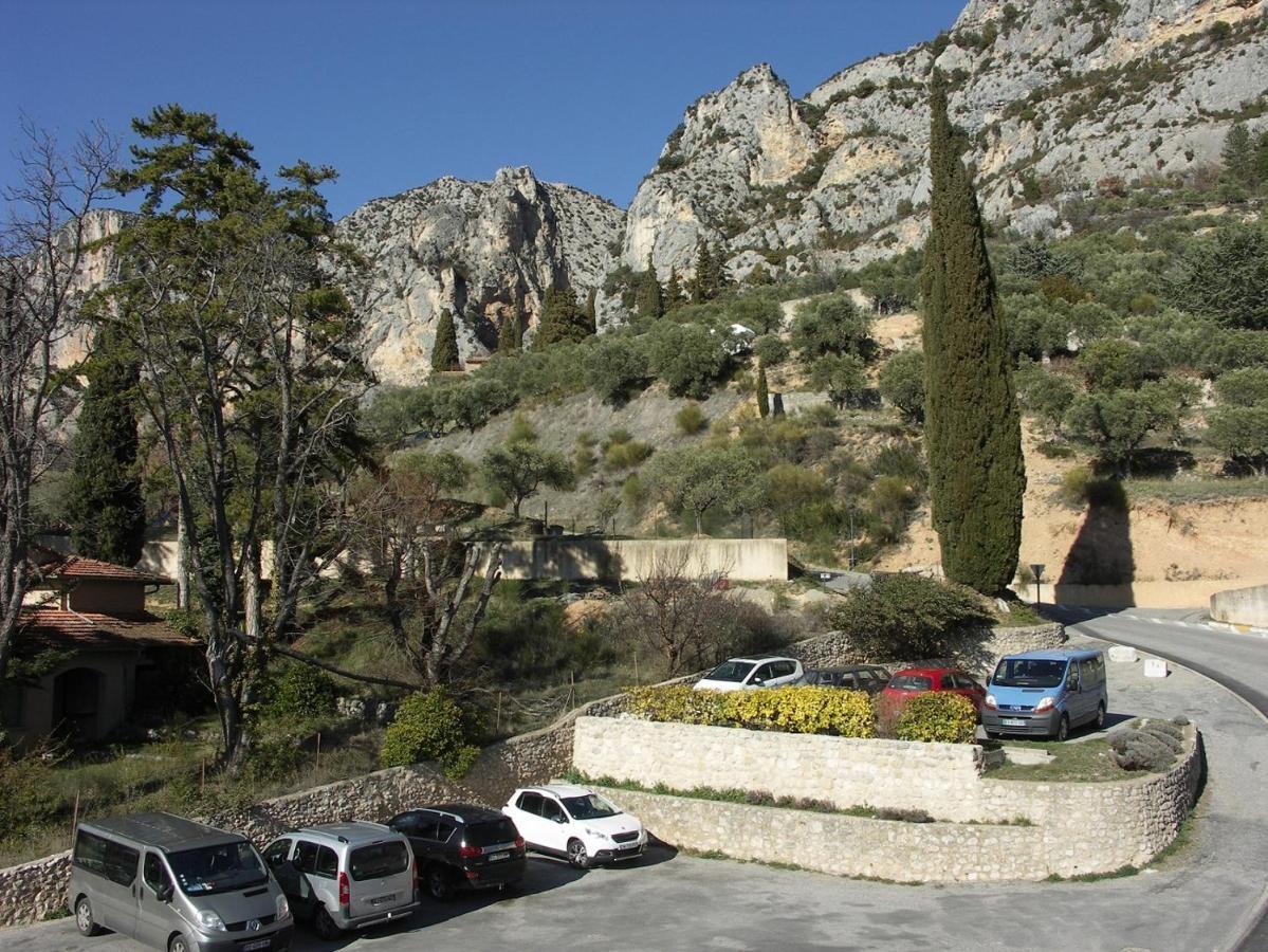 Hôtel La Bonne Auberge Moustiers-Sainte-Marie Exterior foto